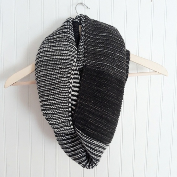 the north face purrl stitch scarf